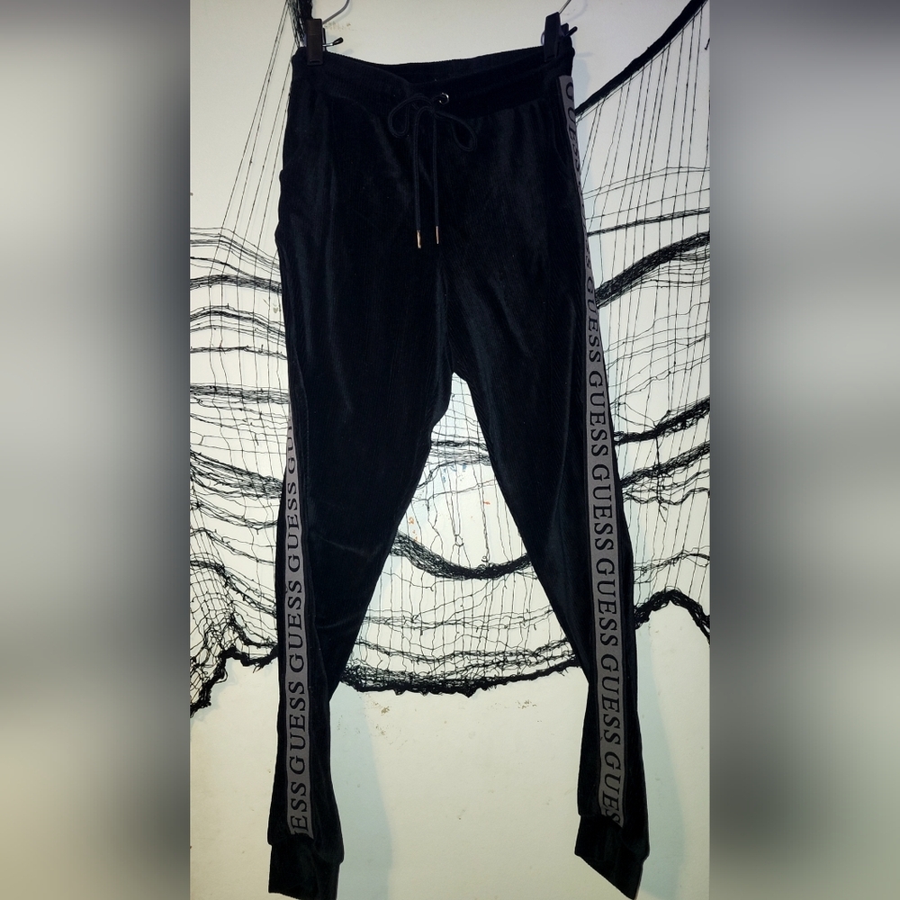✨️Guess Women's Black Jogger Pants✨️